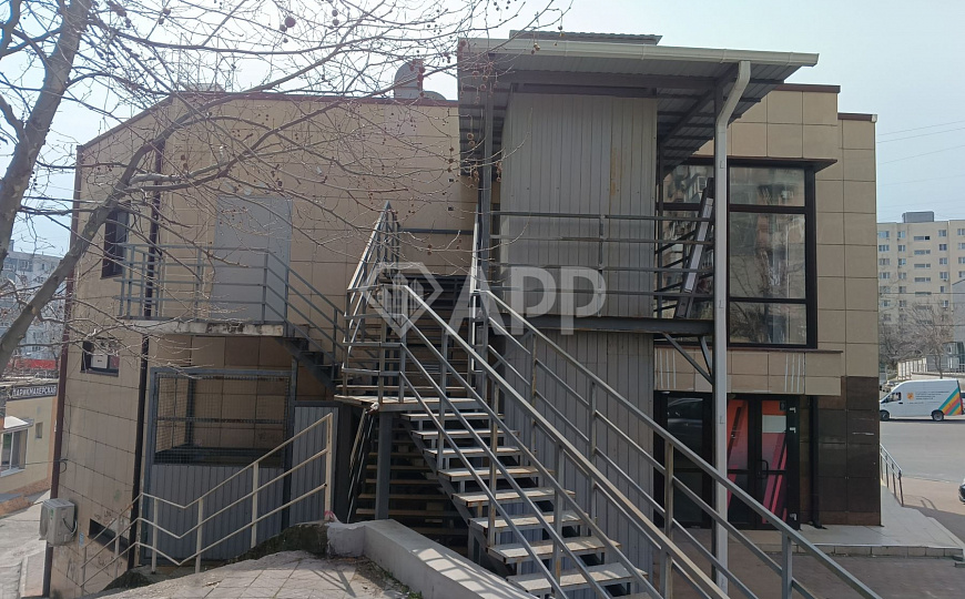 Сдам торговое помещение, 235 м² фото