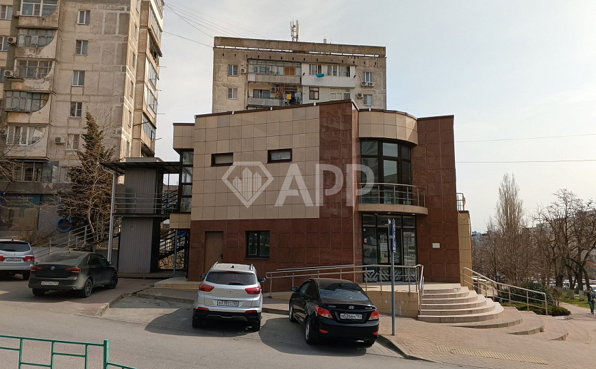 Сдам торговое помещение, 235 м² фото