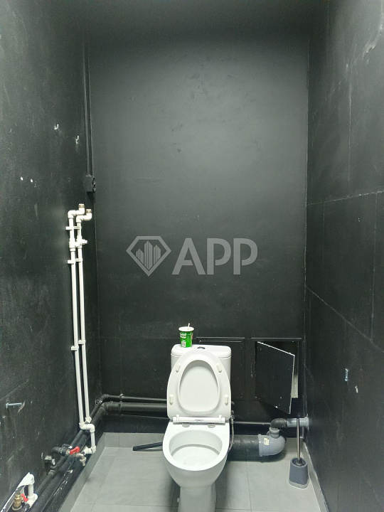 Сдам торговое помещение, 102,7 м² фото