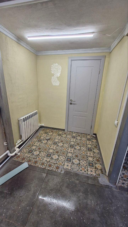 Помещение с антресолью и вторым светом 95 м² в центре Самары фото