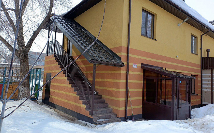 Отдельно стоящее здание 224 м² фото