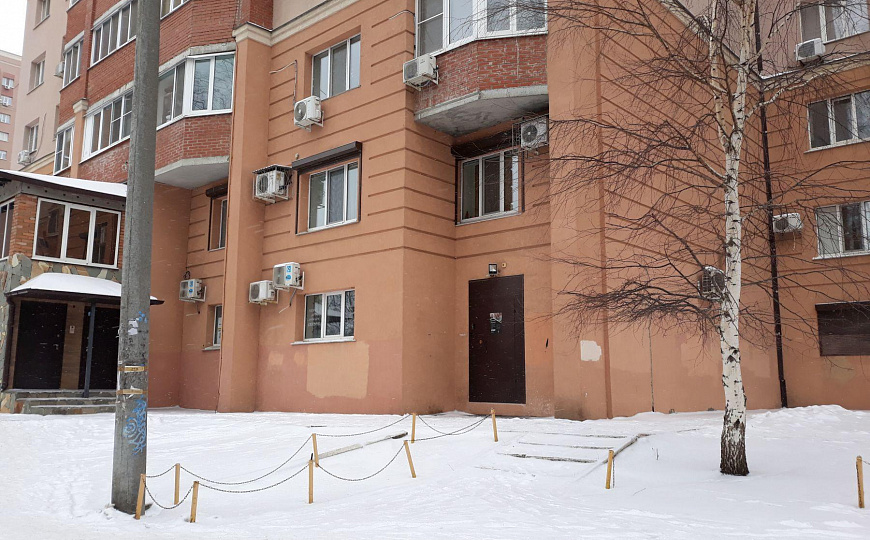 Помещение с мокрой точкой 23,5м2 фото