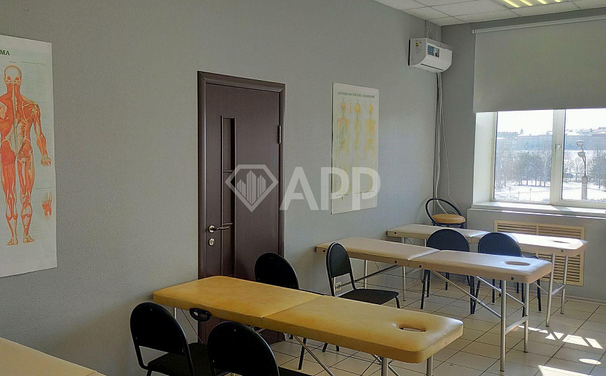 Сдам офисное помещение, 56 м² фото