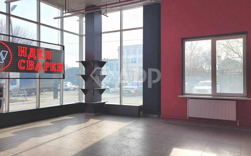 Сдам помещение свободного назначения в бизнес центре, 135,9 м² фото