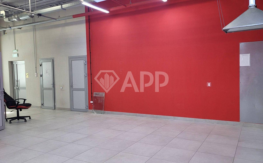 Сдам помещение свободного назначения в бизнес центре, 135,9 м² фото