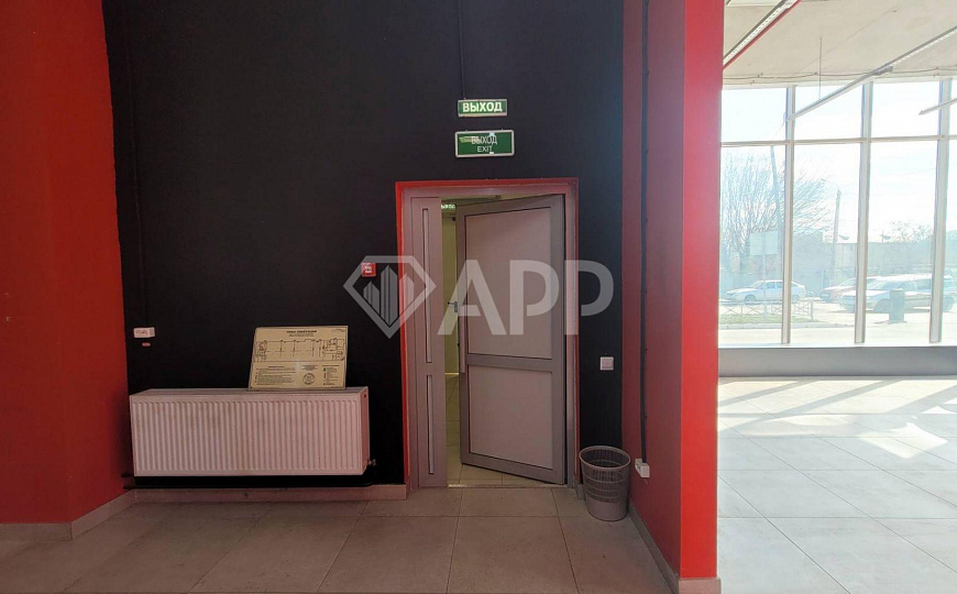 Сдам помещение свободного назначения в бизнес центре, 135,9 м² фото