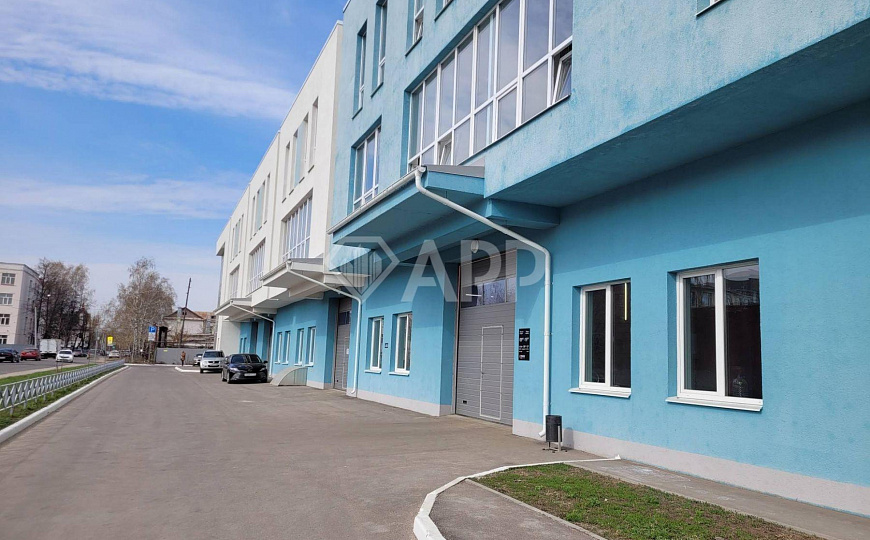 Сдам помещение свободного назначения в бизнес центре, 135,9 м² фото