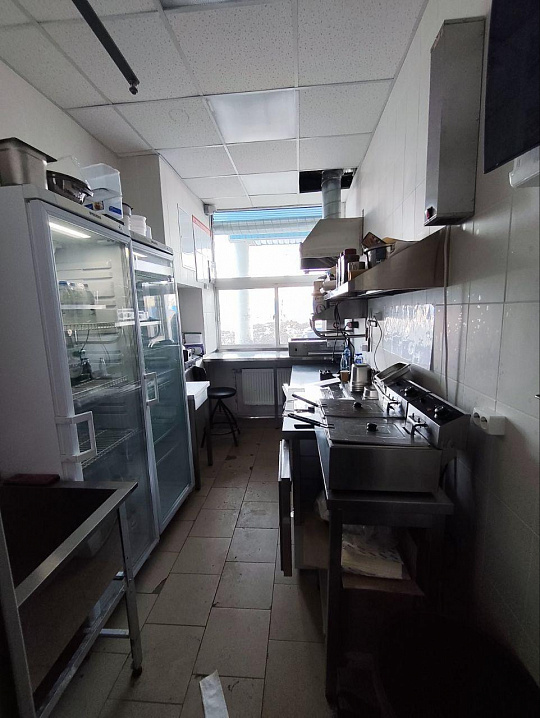 Готовый бизнес под шаурму | 20 м² с оборудованием | Заезжай и работай! |Высокий автопоток фото