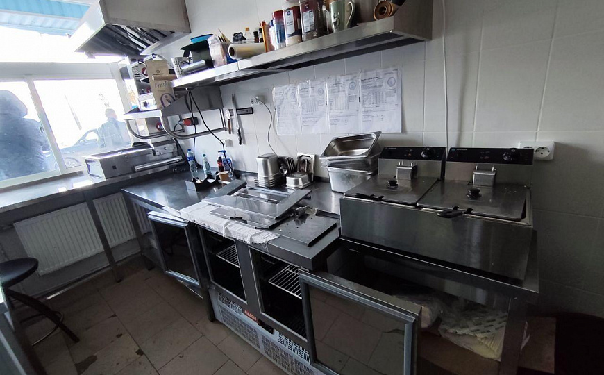 Готовый бизнес под шаурму | 20 м² с оборудованием | Заезжай и работай! |Высокий автопоток фото