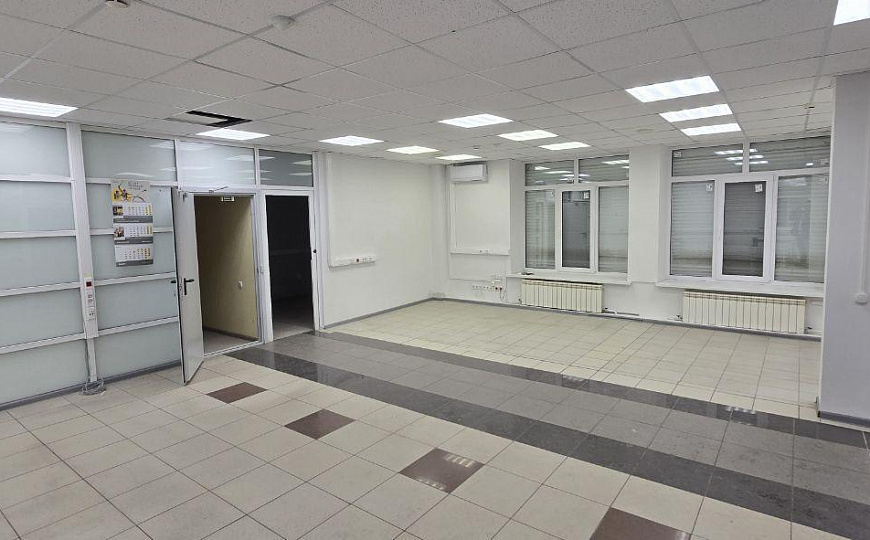 Сдам офисное помещение в оживленном районе фото