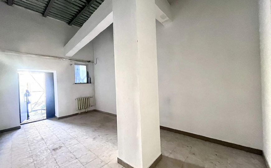 Сдаётся тёплый склад в центре Ижевска, 30м², свой вход фото