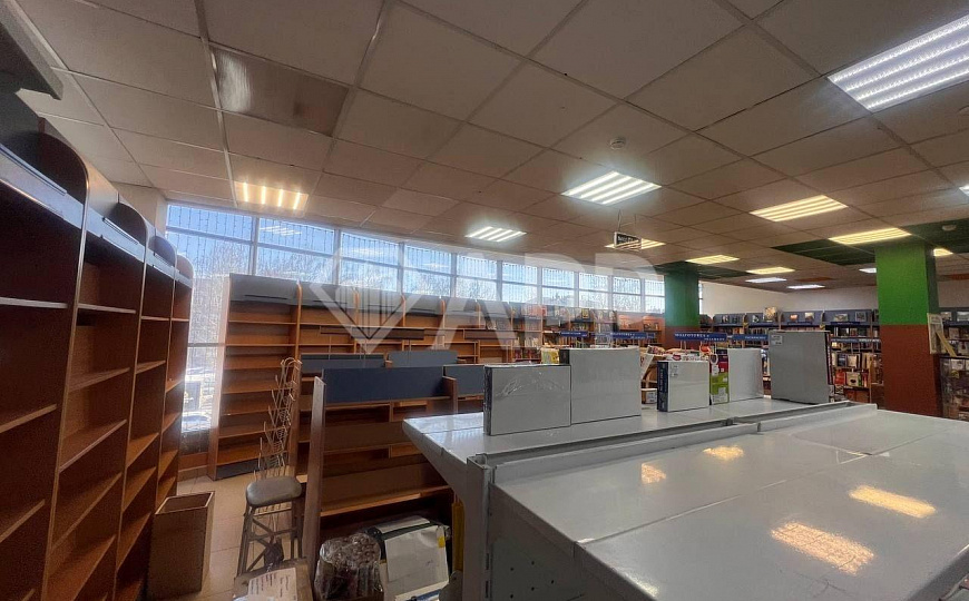 Сдаю помещение в торговом центре, 124м² фото