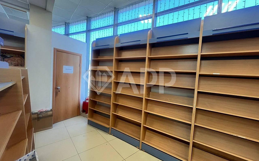 Сдаю помещение в торговом центре, 124м² фото