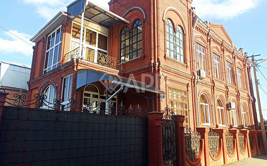 Сдаю отдельно стоящее здание клинику, детский сад, школу офисы  470 кв.м фото