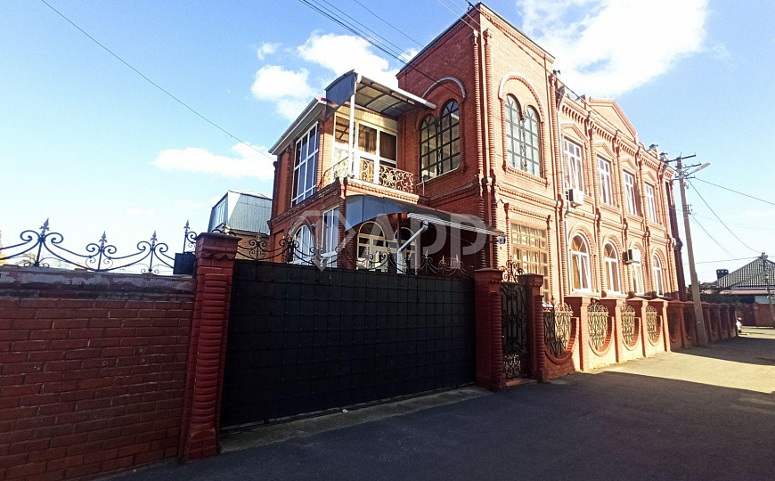 Сдаю отдельно стоящее здание клинику, детский сад, школу офисы  470 кв.м фото