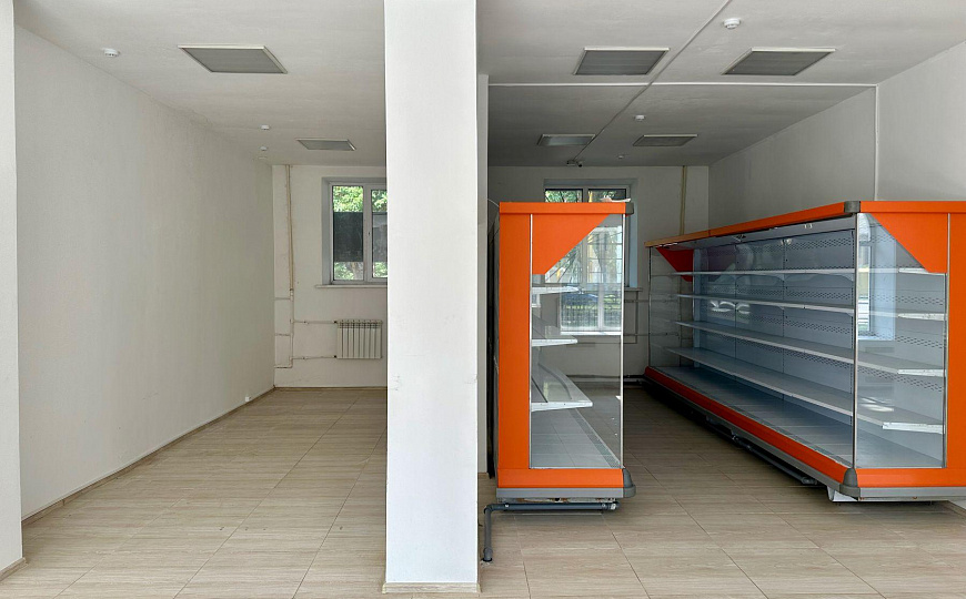 Сдам торговое помещение, 210 м² фото