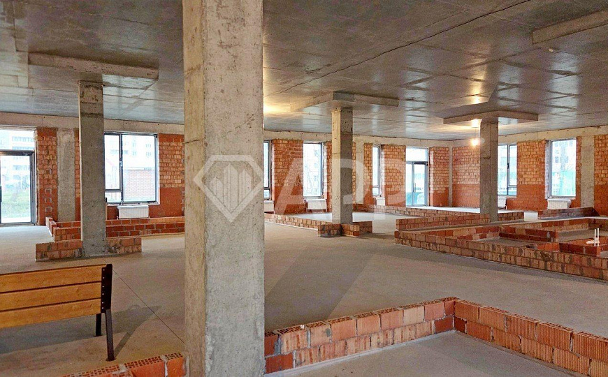 Помещение 550м² с парковкой фото