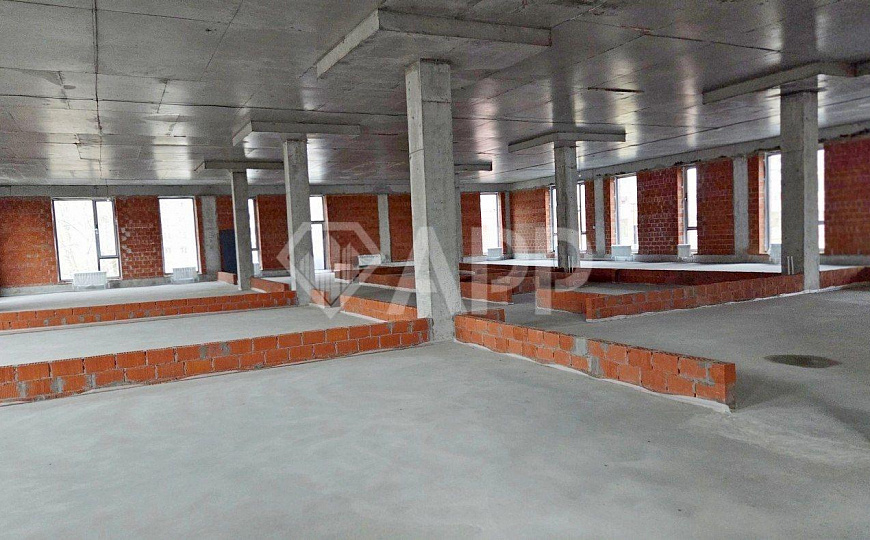 Помещение 550м² с парковкой фото