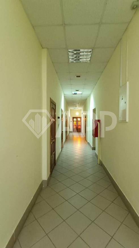 Здание 1958м²  фото