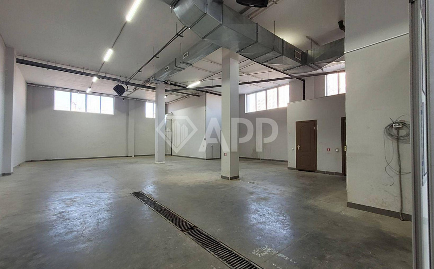  Сдам в аренду склад под фулфилмент 212м². Потолок 5 м. Теплое. Въезд Газели.  фото