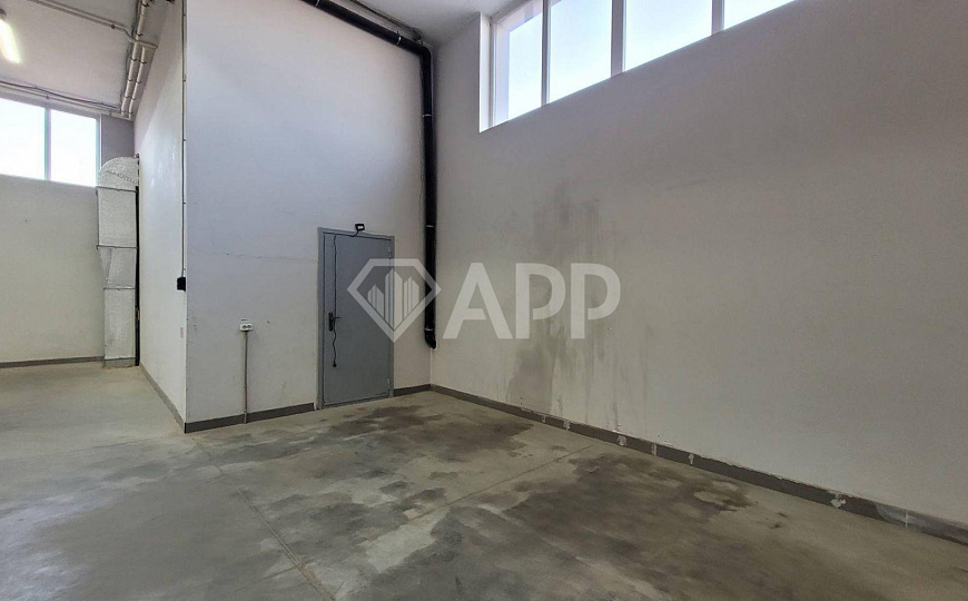  Сдам в аренду склад под фулфилмент 212м². Потолок 5 м. Теплое. Въезд Газели.  фото