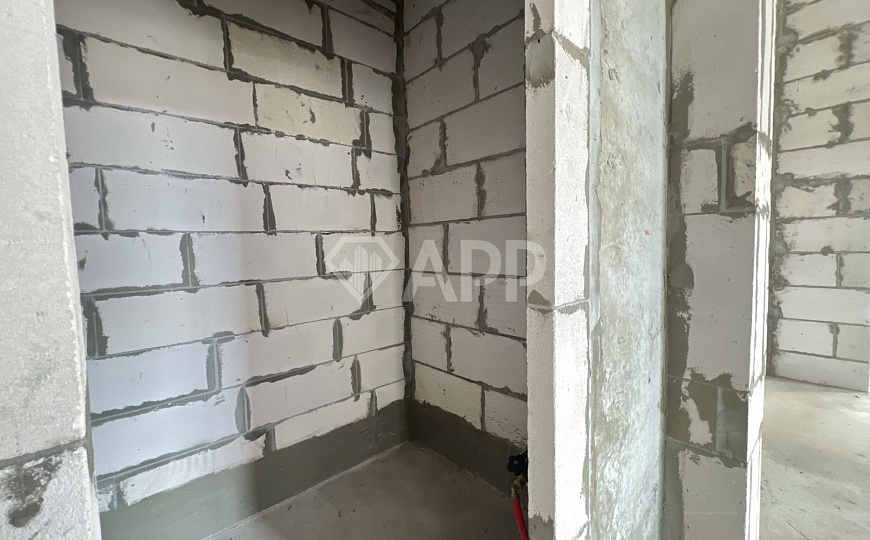 Продаю торговое помещение на 1 линии ул. Конгрессная, на фасадной части ЖК, 34,85 м² фото