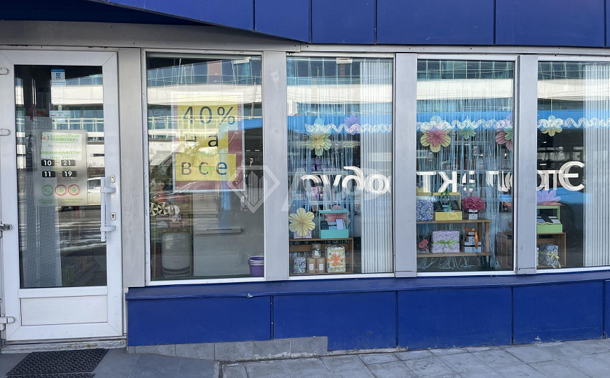 Сдам торговое помещение, 22 м² фото