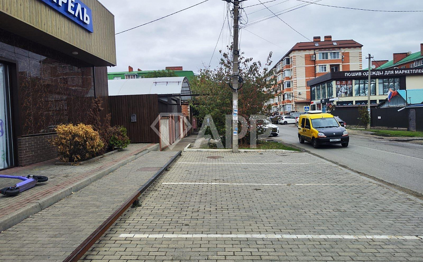 Сдаю 1 этаж 1 линия с ремонтом  60 м² фото