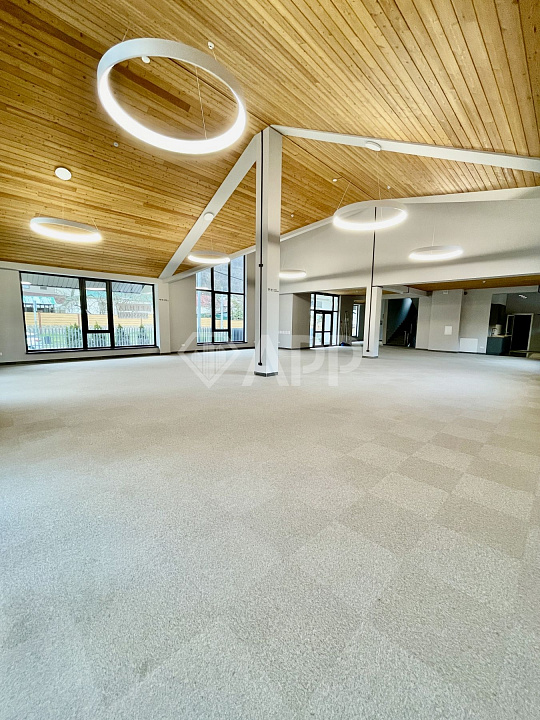 Сдам на Красной поляне здание 713 м² фото