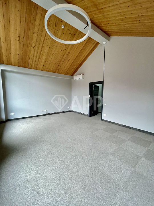 Сдам на Красной поляне здание 713 м² фото