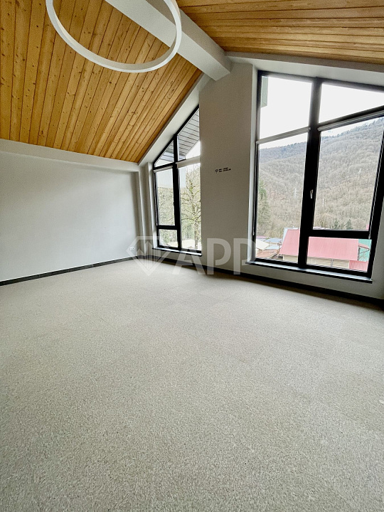 Сдам на Красной поляне здание 713 м² фото