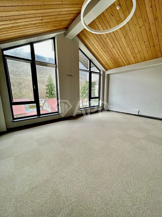 Сдам на Красной поляне здание 713 м² фото