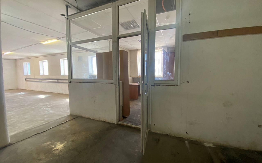 Помещение свободного назначения 430 м2 фото