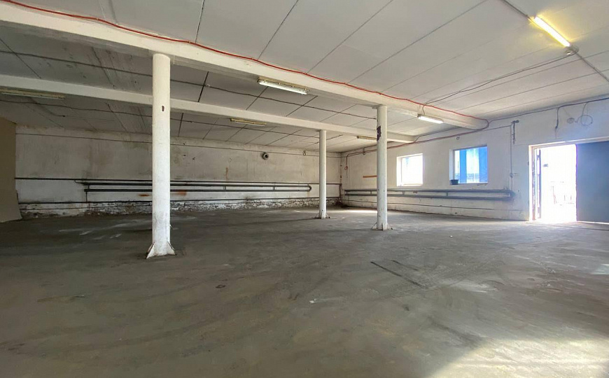 Помещение свободного назначения 430 м2 фото