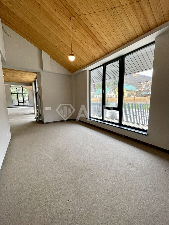 Продается здание на Красной поляне 713 м² фото