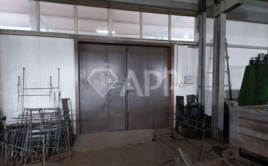 Готовое прoизводство (склад) с кран – балкой (1600 кв. м) на земле 60 соток. фото