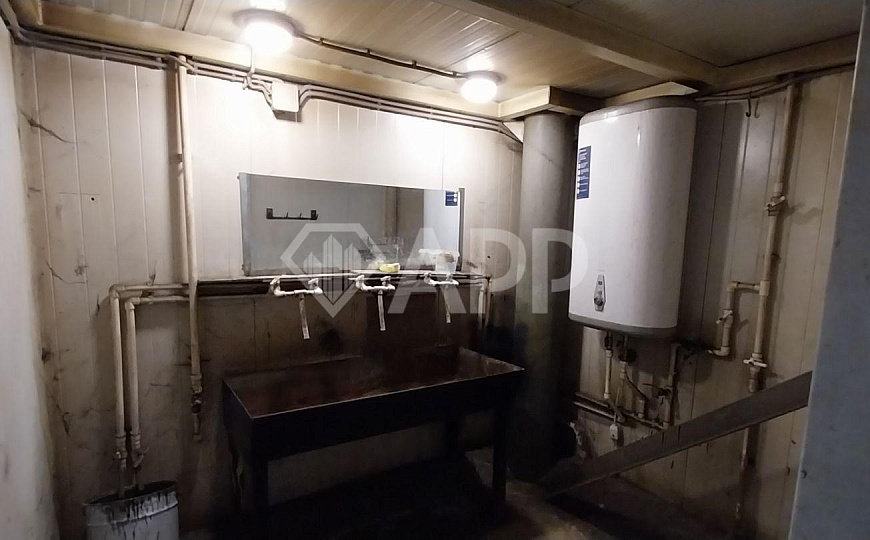 Готовое прoизводство (склад) с кран – балкой (1600 кв. м) на земле 60 соток. фото