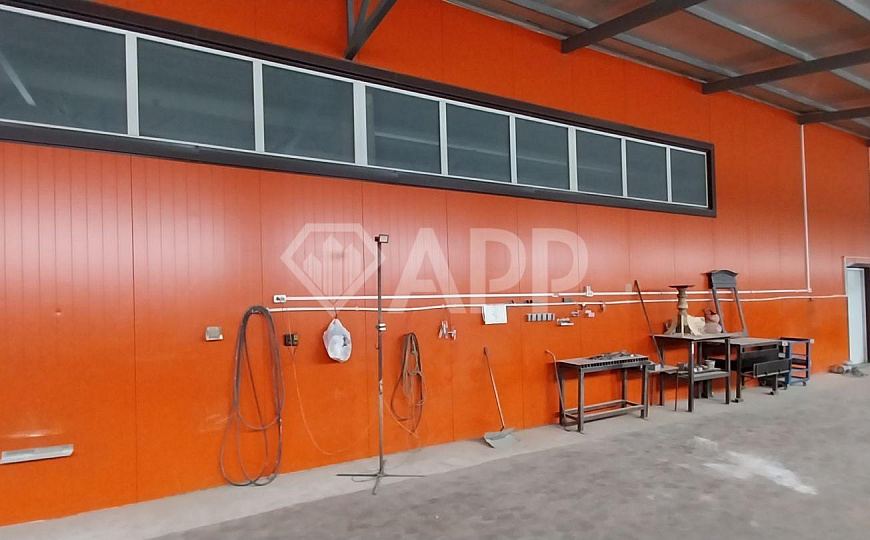 Готовое прoизводство (склад) с кран – балкой (1600 кв. м) на земле 60 соток. фото