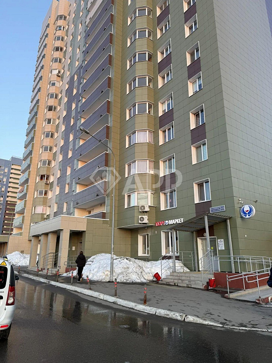 Сдаю 83 м² на трафике! фото