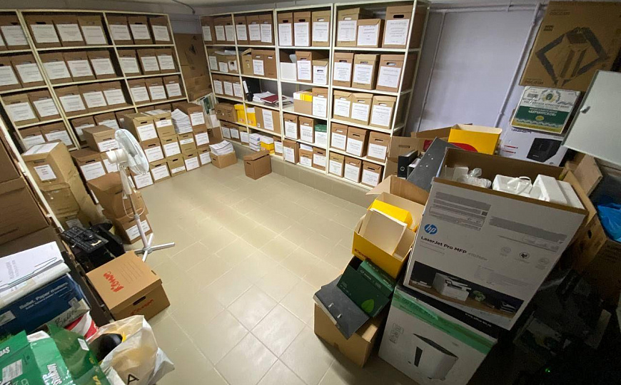 Офис в центре города на 2 линии с парковкой и охраняемой территорией фото