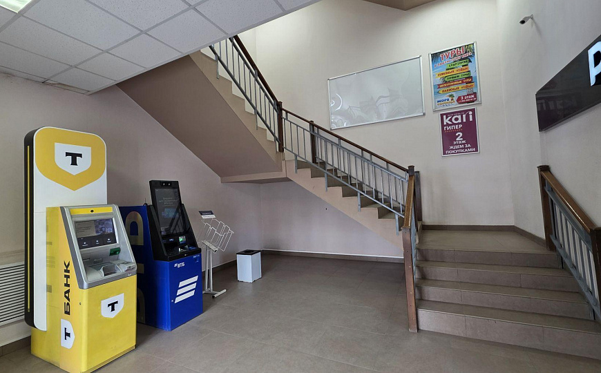 Сдам торговое помещение, 548 м² фото