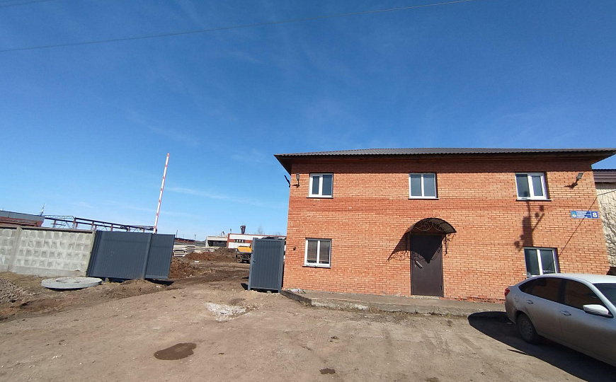 Продается 0,5 га промка с боксом 440 кв.м фото