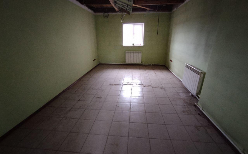 Продается 0,5 га промка с боксом 440 кв.м фото