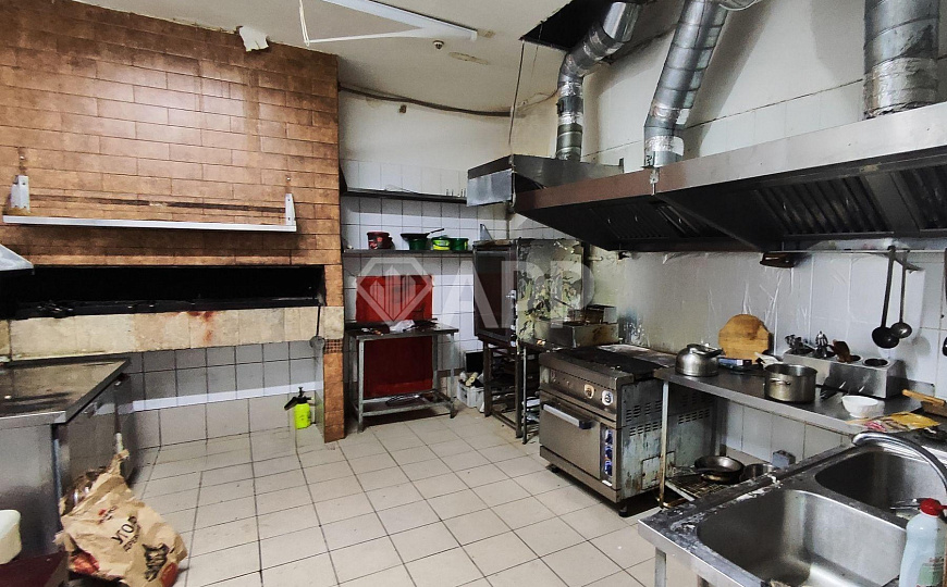 Сдам помещение 460 м²  под кафе-ресторан фото