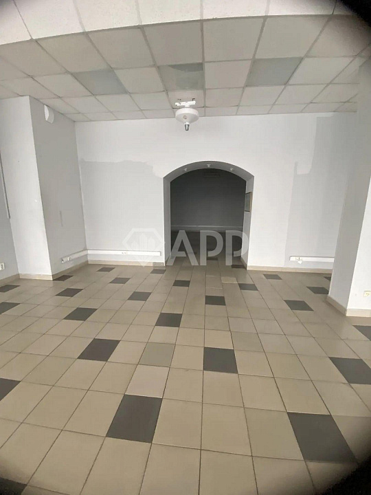 Сдам торговое помещение, 1 030 м² фото