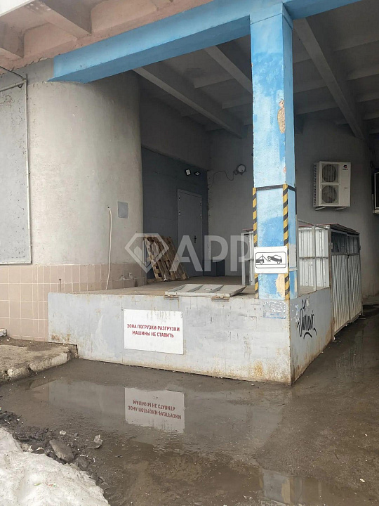 Сдам торговое помещение, 1 030 м² фото