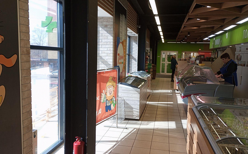 Торговая площадь на Экорынке ул.Холмогорова фото