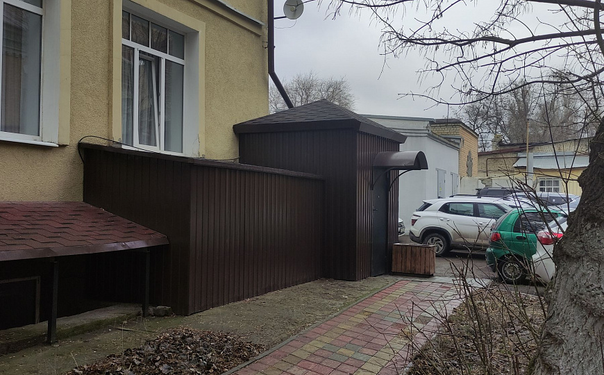 Помещение с отдельным входом, 80 м2 в центре фото