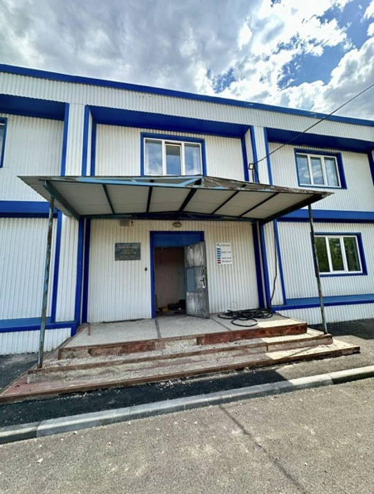База 800 м2  с ж/д веткой на участке 1,1 га  фото