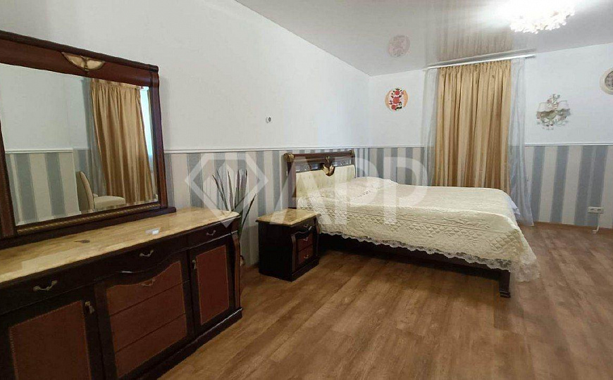 Здание 700 м2  с парковкой в центре фото